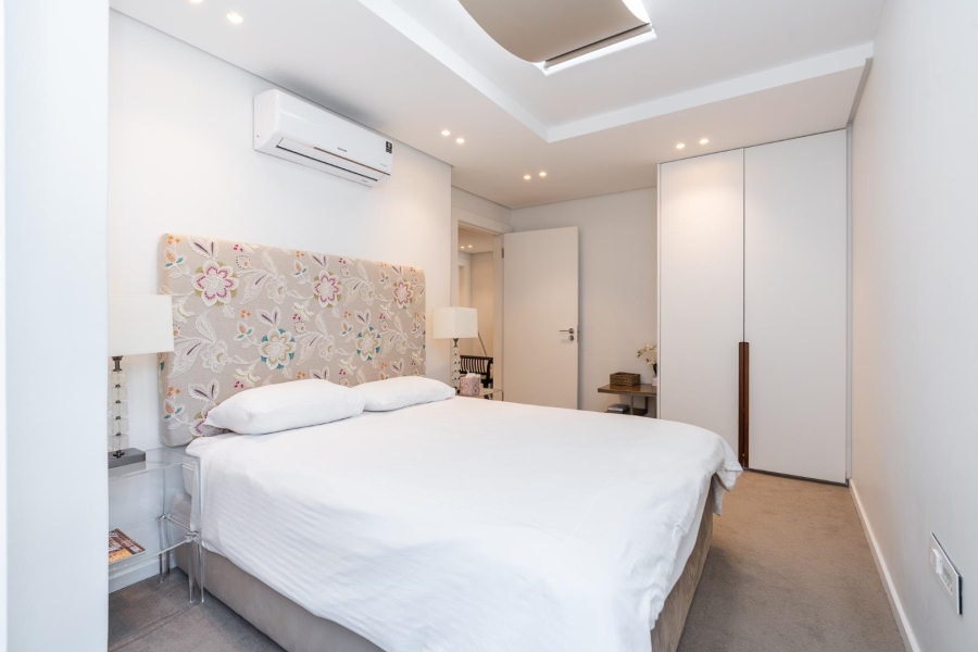 To Let 4 Bedroom Property for Rent in Fresnaye Western Cape